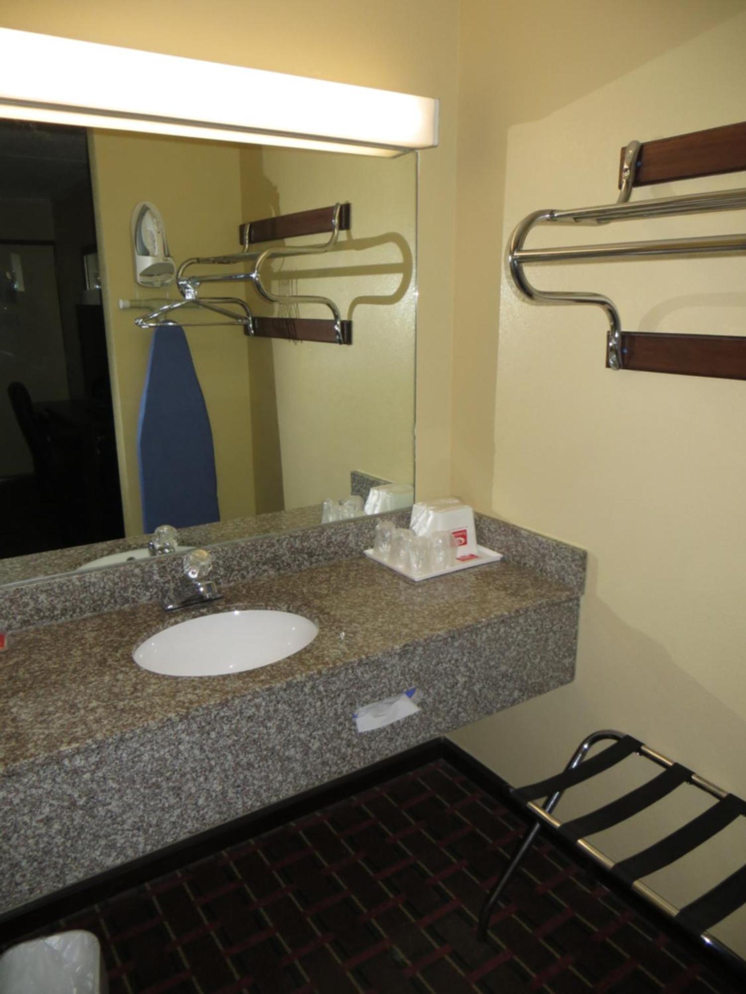 Econo Lodge Lenoir City Rum bild