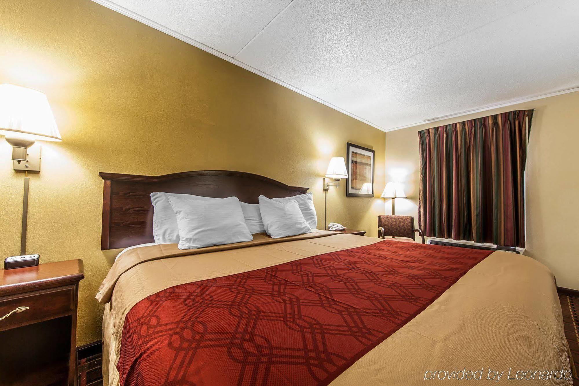 Econo Lodge Lenoir City Exteriör bild