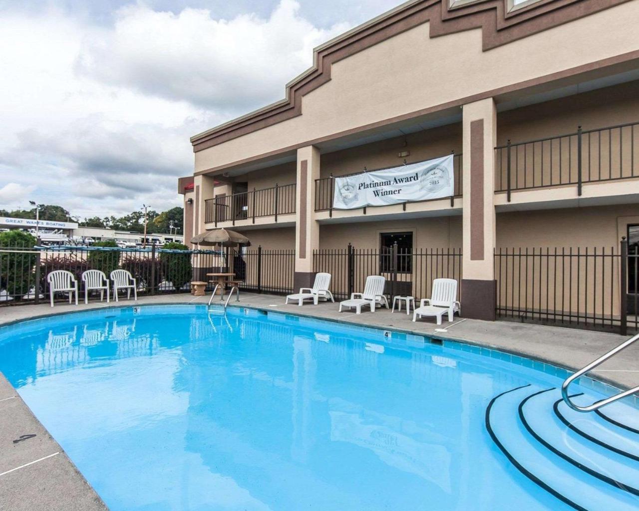 Econo Lodge Lenoir City Exteriör bild