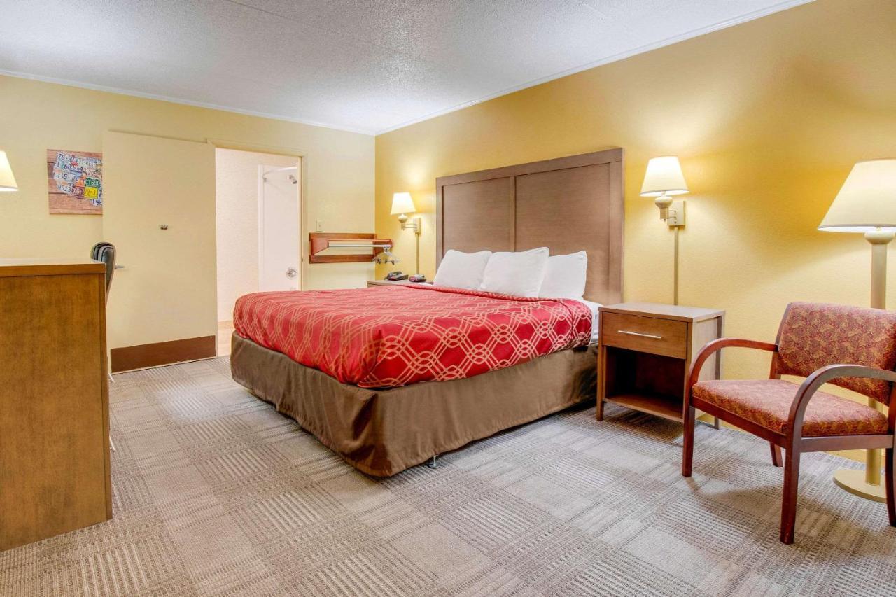 Econo Lodge Lenoir City Exteriör bild